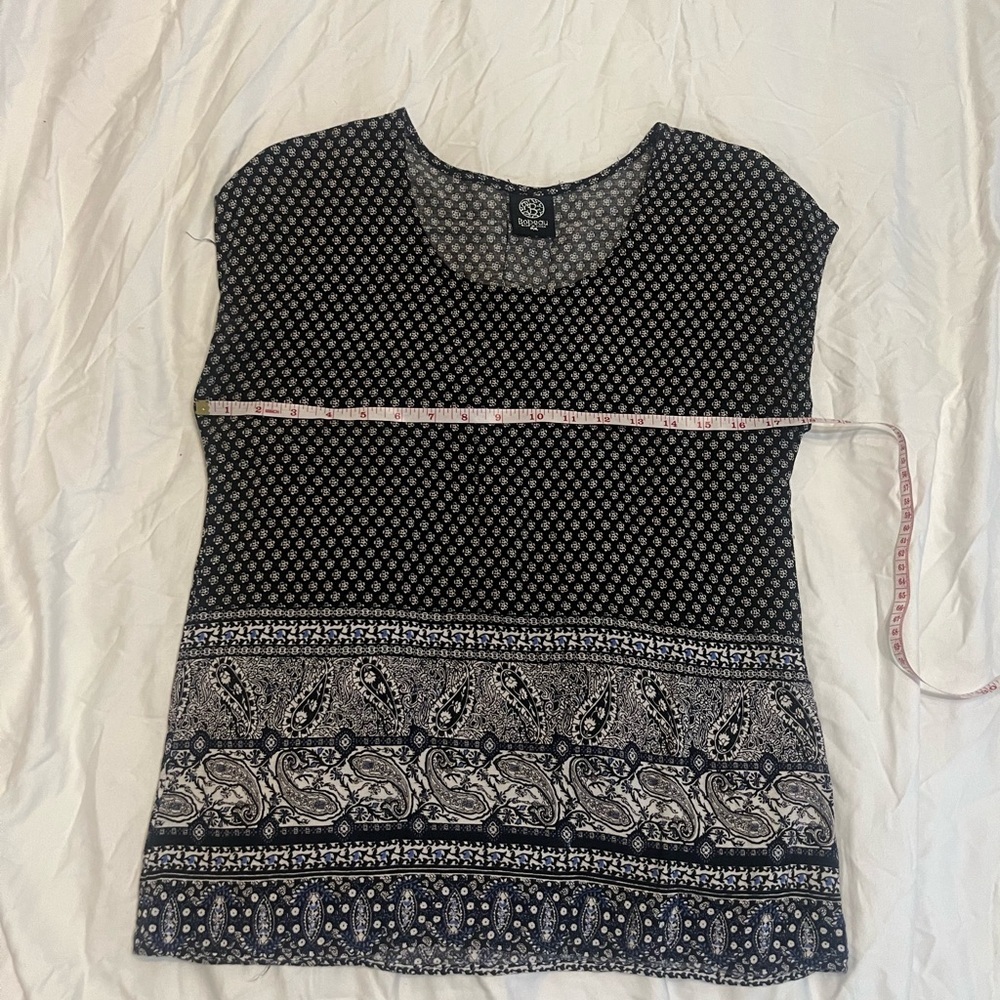 Black and White Patterned Women's Top